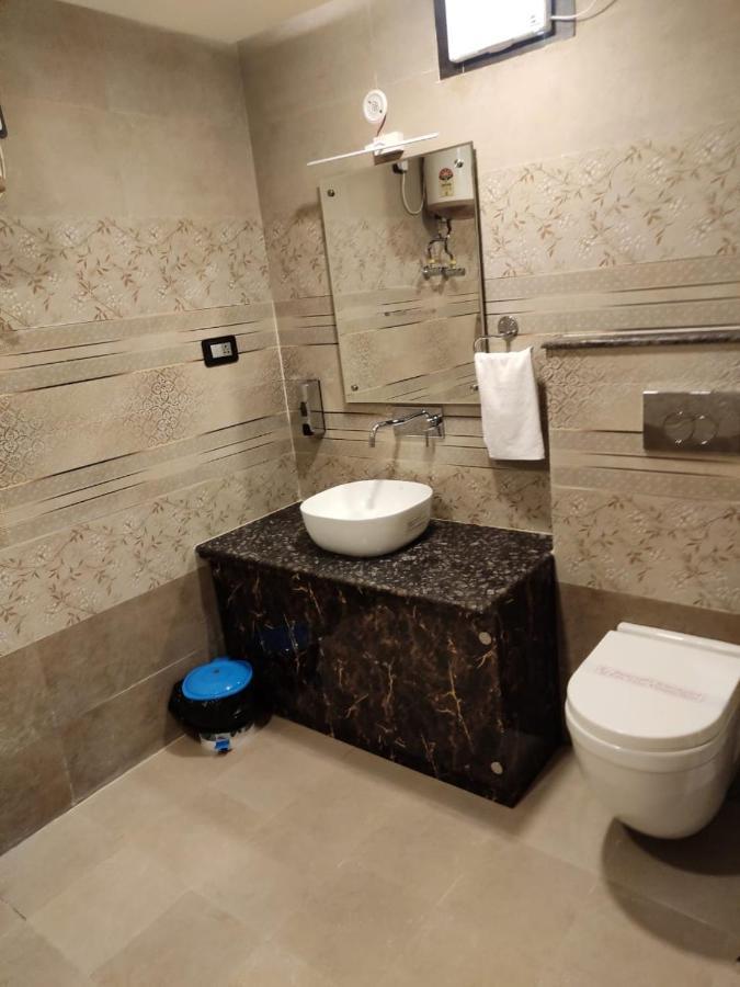 Hotel Vinayak Лакхнау Экстерьер фото