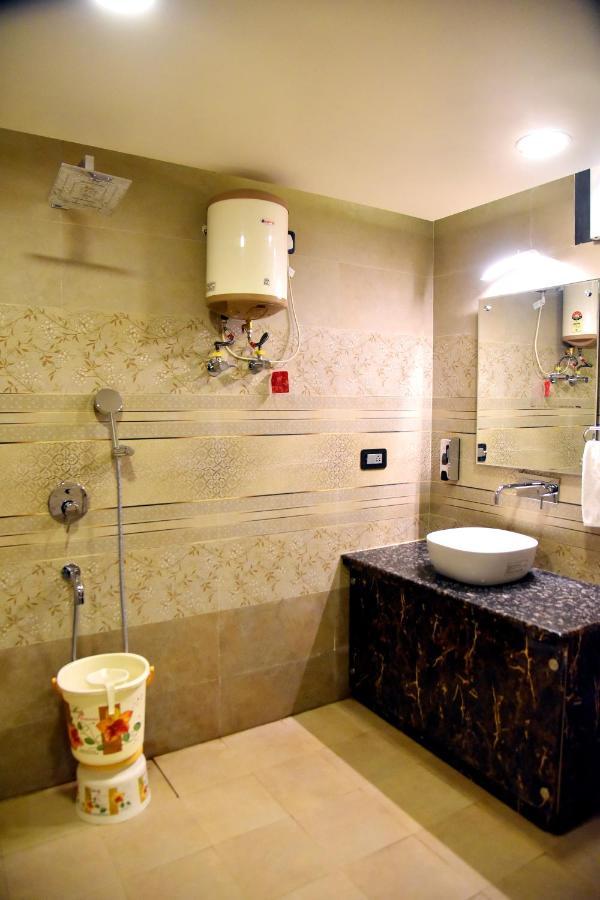 Hotel Vinayak Лакхнау Экстерьер фото