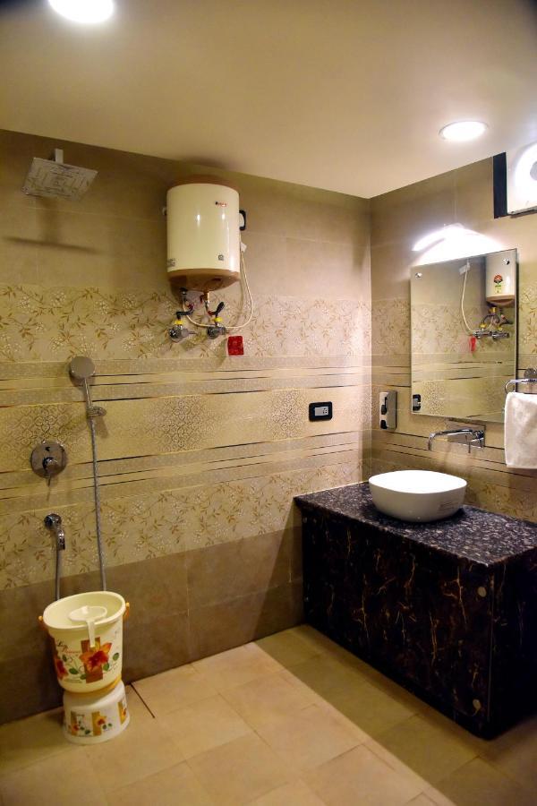 Hotel Vinayak Лакхнау Экстерьер фото