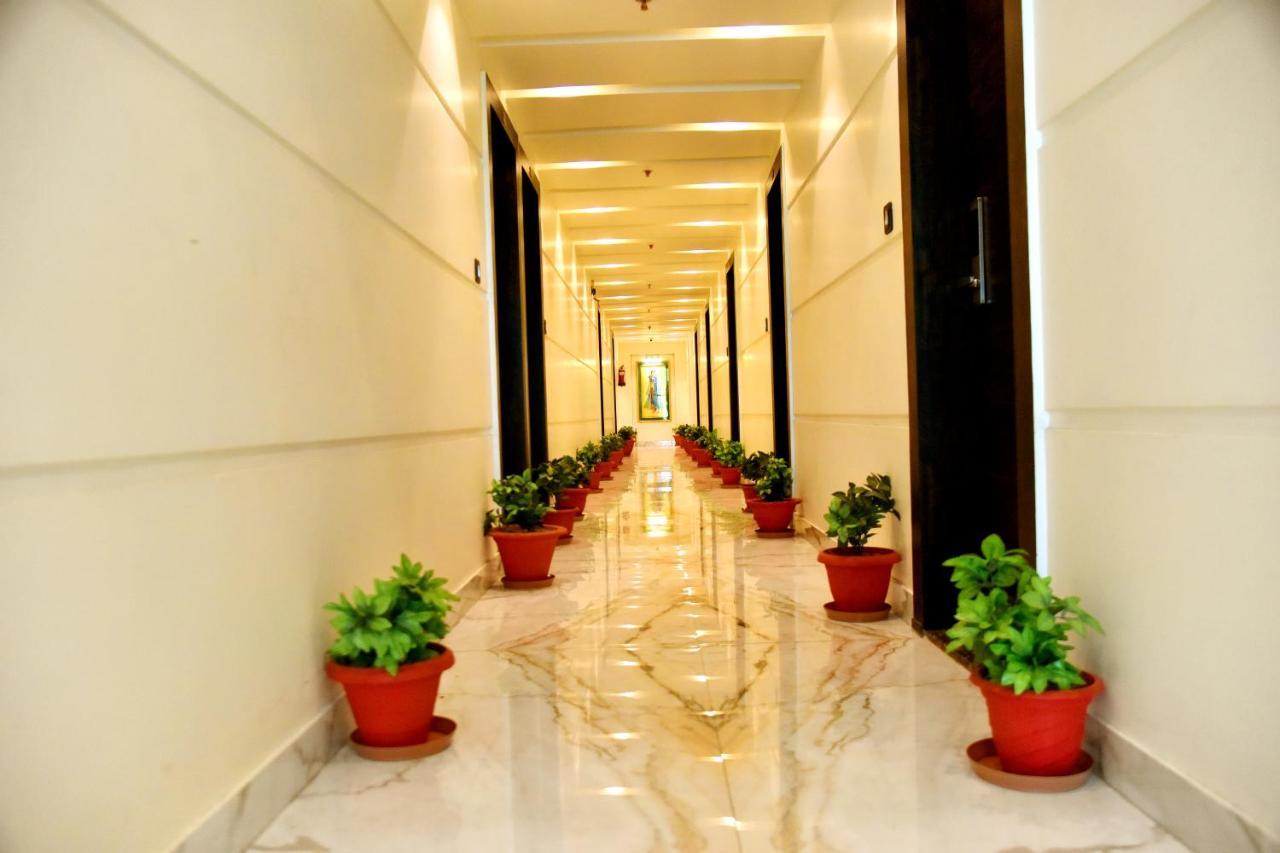 Hotel Vinayak Лакхнау Экстерьер фото