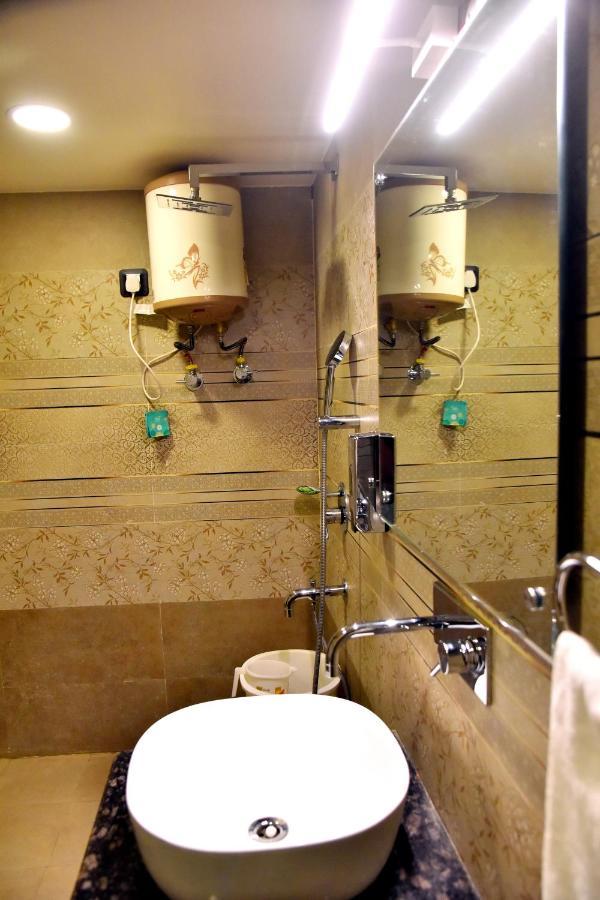 Hotel Vinayak Лакхнау Экстерьер фото