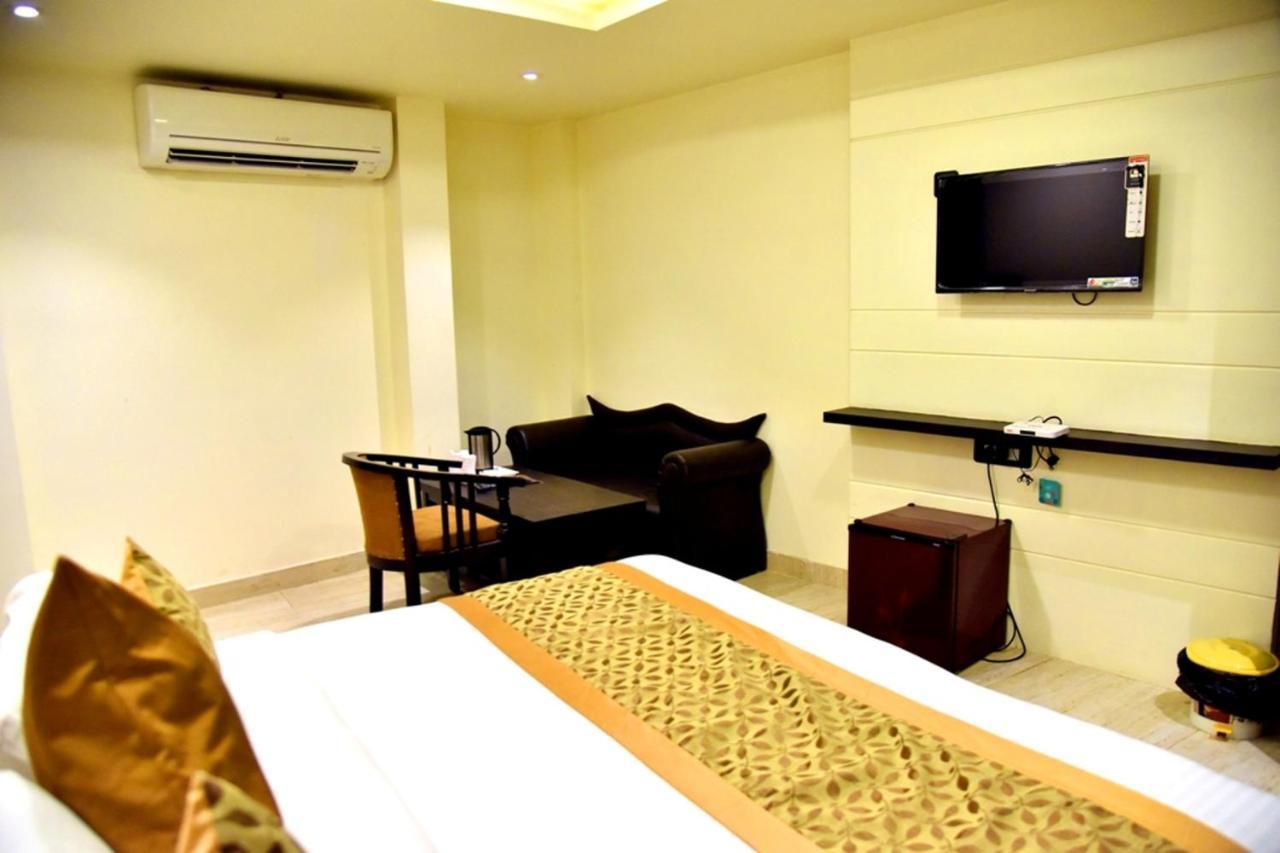 Hotel Vinayak Лакхнау Экстерьер фото